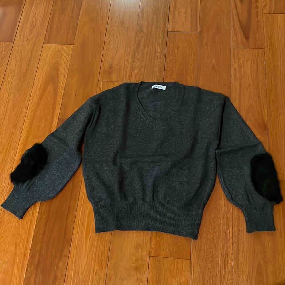Jubylee dark grey sweater v neck with fur on the sleeves no tag but not used